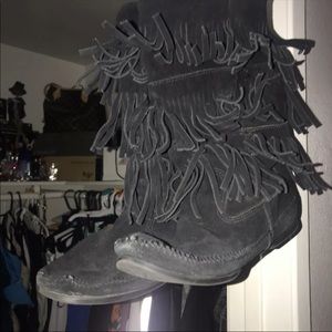 Minnetonka black fringe boots